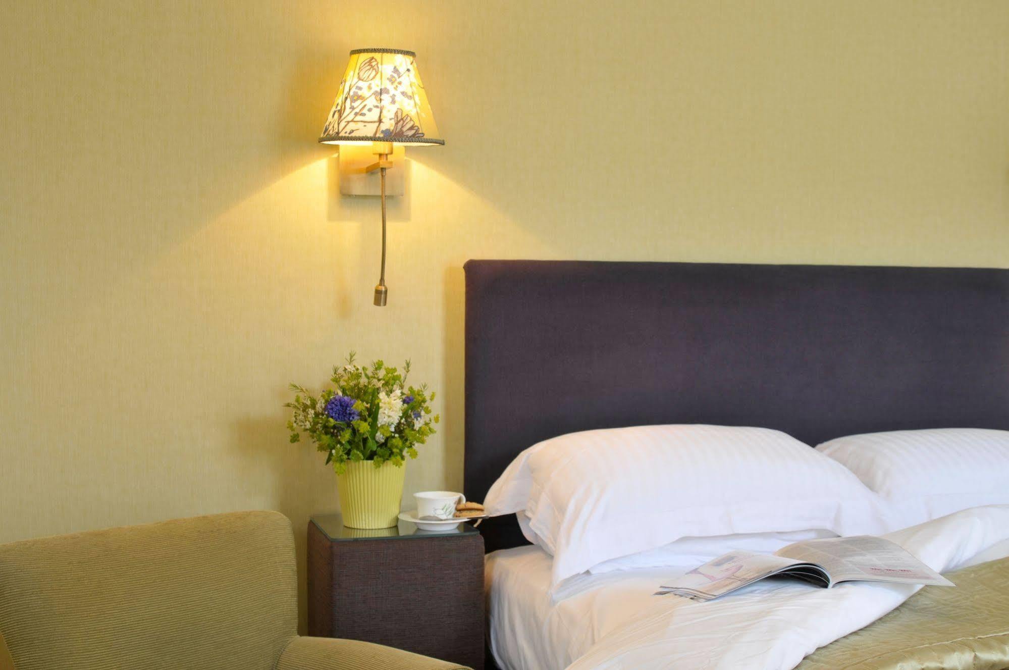 Host & Stay - The Raven Hotel マッチ・ウェンロック エクステリア 写真